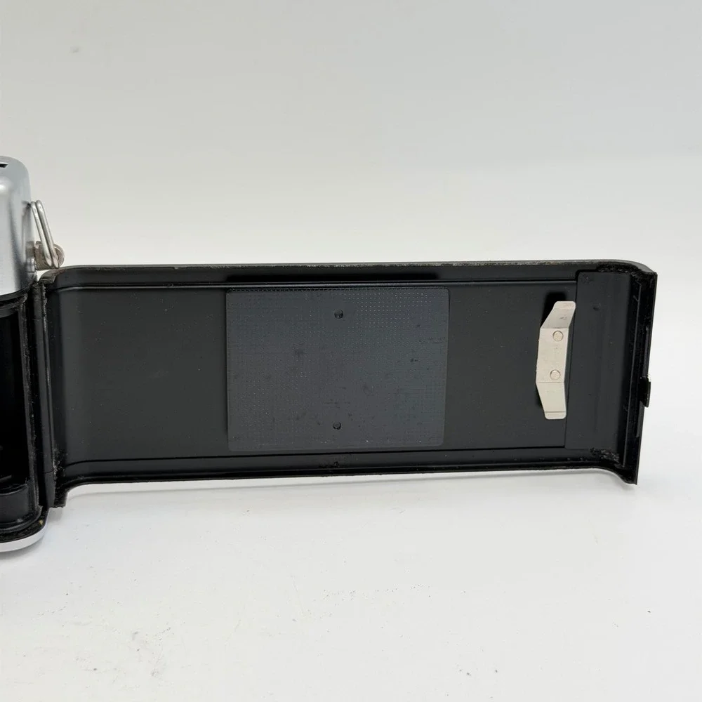 Yashica Electro 35 GSN Rangefinder Camera Color-Yashinon DX 45mm f1.7 Lens Japan